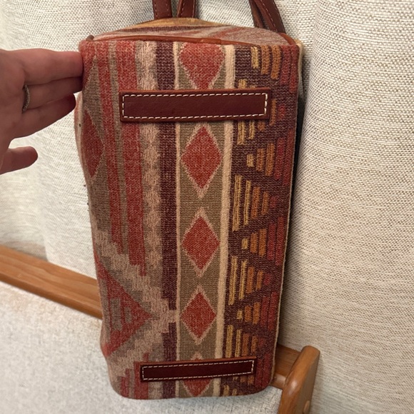 Classic Pendleton Brown and Tan Women's Bag - Picture 9 of 15